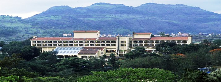 Fariyas Resort - Lonavala 01.jpg